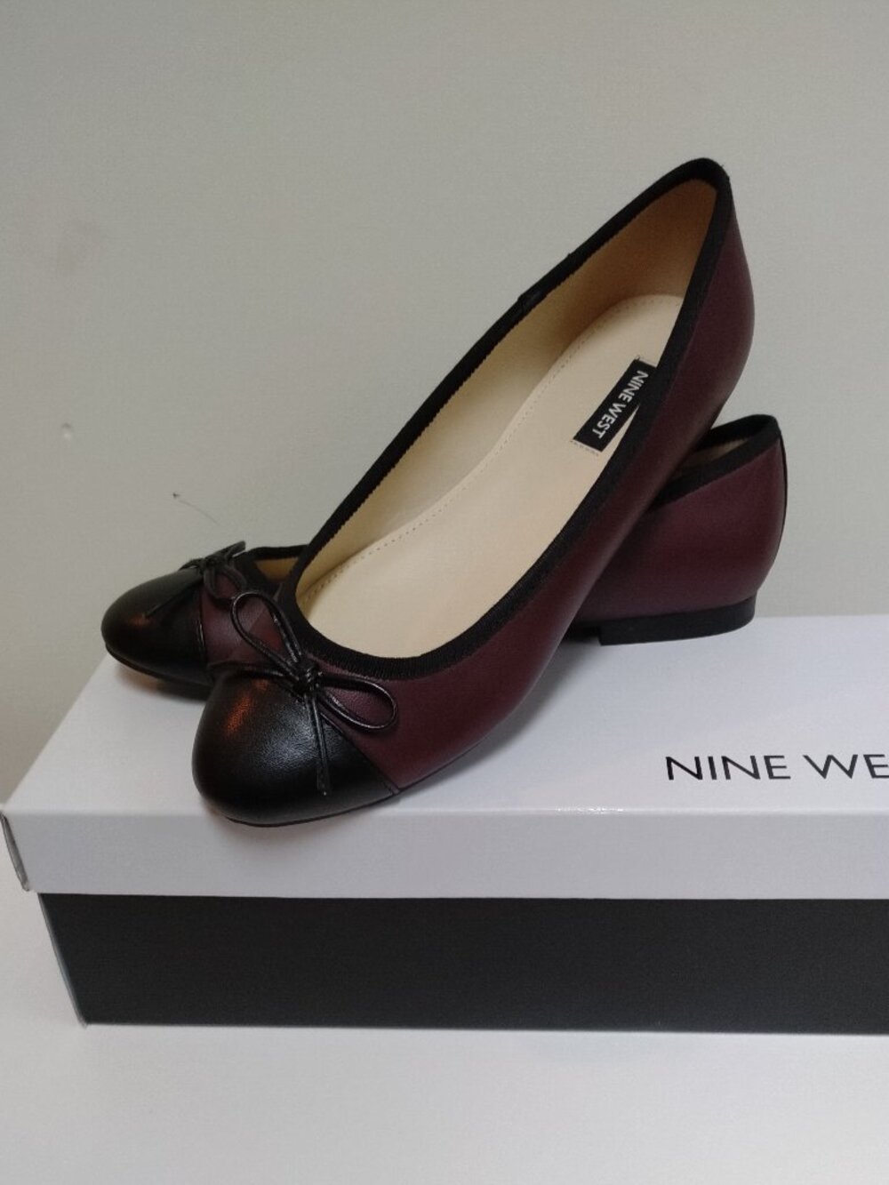 Nine West Purple Leather Ballerina Flats with Black Cap Toe, 8.5M - Picture 3 of 9